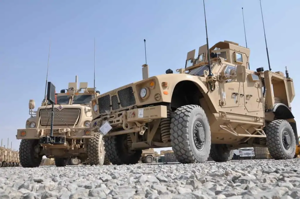 US_Army_M-ATV_and_MRAP_MaxxPro_Dash_in_Afghanistan